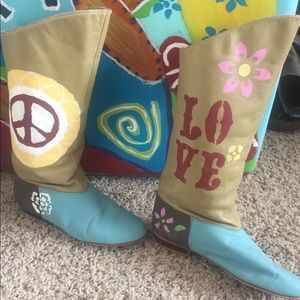 Dexter Distressed Painted Boots Size 7